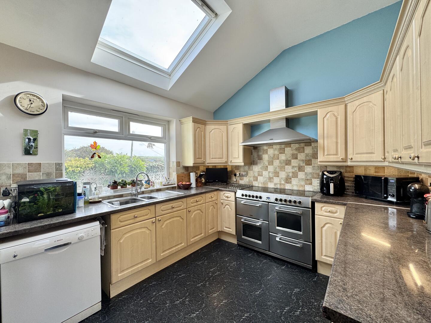 3 bed property in South View Park, Truro
